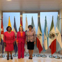 Encontro entre Esmeralda Mendon&ccedil;a (&agrave; dir.) com Cristina Manzana