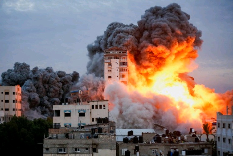 Explos&atilde;o de bomba da Segunda Guerra Mundial mata cinco pessoas na Indon&eacute;sia