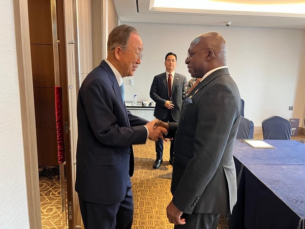 Ministro das Rela&ccedil;&otilde;es Exteriores, T&eacute;te Ant&oacute;nio, re&uacute;ne-se com antigo Secret&aacute;rio-Geral das Na&ccedil;&otilde;es Unidas, Ban Ki-moon