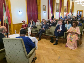 Participantes no f&oacute;rum sobre o Dia de &Aacute;frica celebrado na Hungria  - Cedida 