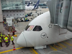 Falha no trem de aterragem de um avi&atilde;o da Lufthansa faz v&aacute;rios feridos - DR