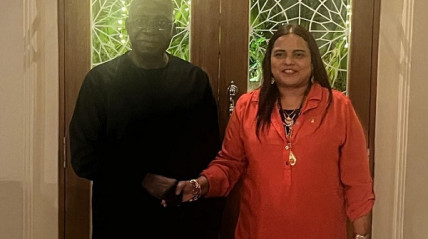 Ministro das Rela&ccedil;&otilde;es Exteriores, T&eacute;te Ant&oacute;nio, reuniu-se, em M&aacute;le, com a ministra dos Neg&oacute;cios Estrangeiros das Maldivas, Iruthisham Adam
