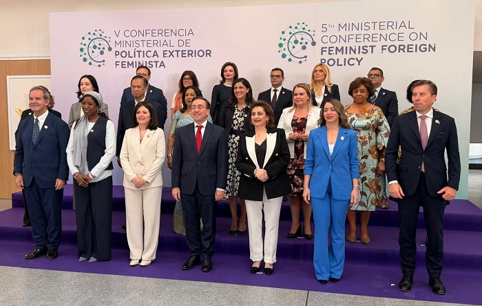 Secret&aacute;ria de Estado para as Rela&ccedil;&otilde;es Exteriores, Esmeralda Mendon&ccedil;a, participou, em Espanha, num workshop sobre a mulher africana nos processos de paz