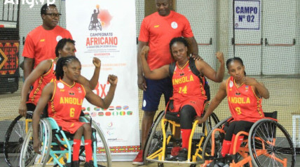Jogadoras da selec&ccedil;&atilde;o nacional de basquetebol em cadeira de rodas