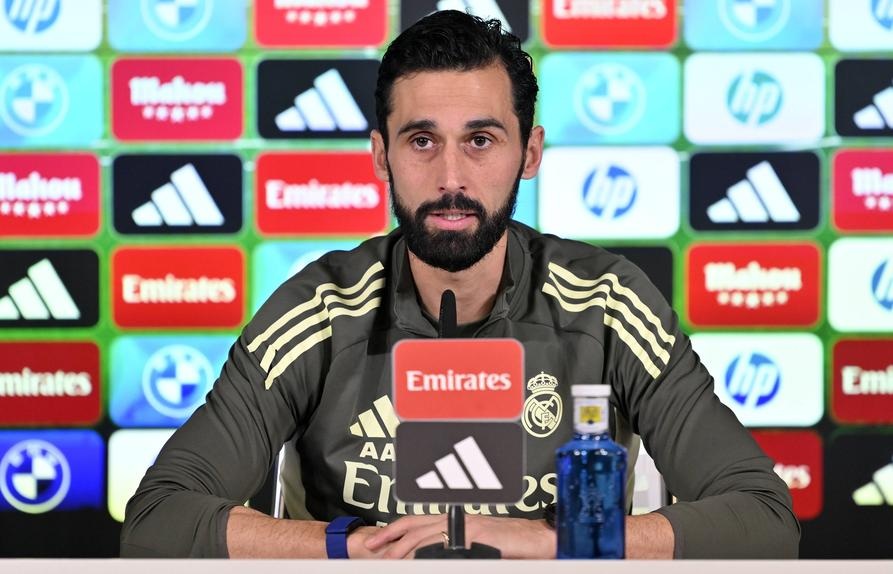 Real Madrid confirma sa&iacute;da do treinador &Aacute;lvaro Arbeloa