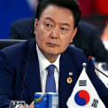 Ex-presidente sul-coreano condenado a 30 anos por abuso de poder