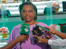 Ministra da Ac&ccedil;&atilde;o Social, Fam&iacute;lia e Promo&ccedil;&atilde;o da Mulher, Ana Paula do Sacramento Neto, discursa numa Confer&ecirc;ncia Internacional promovida pela Igreja Toco&iacute;sta  - Edi&ccedil;&otilde;es Novembro