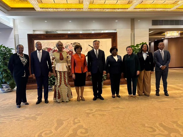 Angola e a China promoveram consultas pol&iacute;ticas ao n&iacute;vel de secret&aacute;rios de Estado