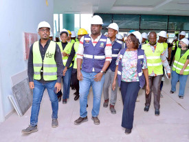 Ministra da Sa&uacute;de visita obras em unidades hospitalares  - DR