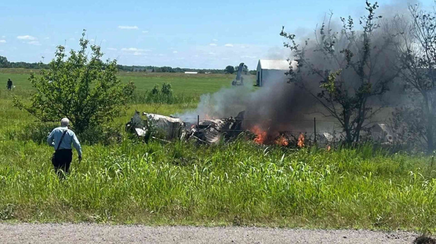 Queda de avi&atilde;o em Missouri provoca a morte de 12 pessoas