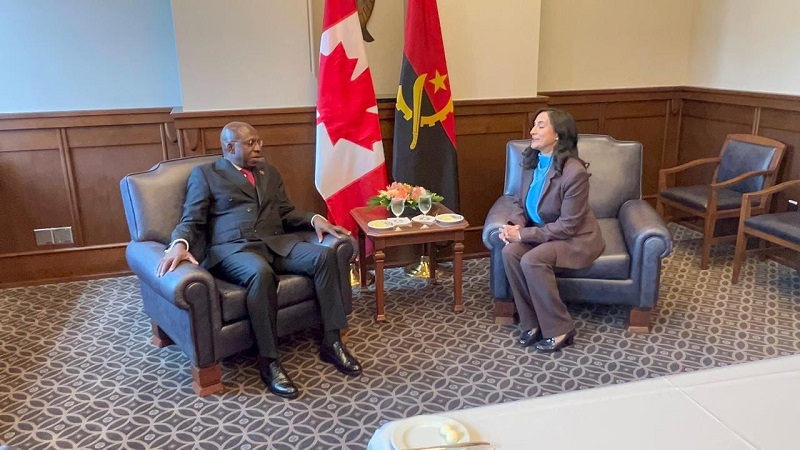 Ministros das Rela&ccedil;&otilde;es Exteriores de Angola, T&eacute;te Ant&oacute;nio, e dos Neg&oacute;cios Estrangeiros do Canad&aacute;, Anita Indira Anand, chefiaram as conversa&ccedil;&otilde;es oficiais entre os dois pa&iacute;ses
