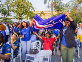 Comunidade caboverdiana em Luanda comemora empate do seu pa&iacute;s no Mundial de futebol 2026 - Edi&ccedil;&otilde;es Novembro
