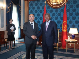 Presidente da Rep&uacute;blica, Jo&atilde;o Louren&ccedil;o, recebeu em audi&ecirc;ncia o embaixador da China em Angola, Zhang Bin - Edi&ccedil;&otilde;es Novembro