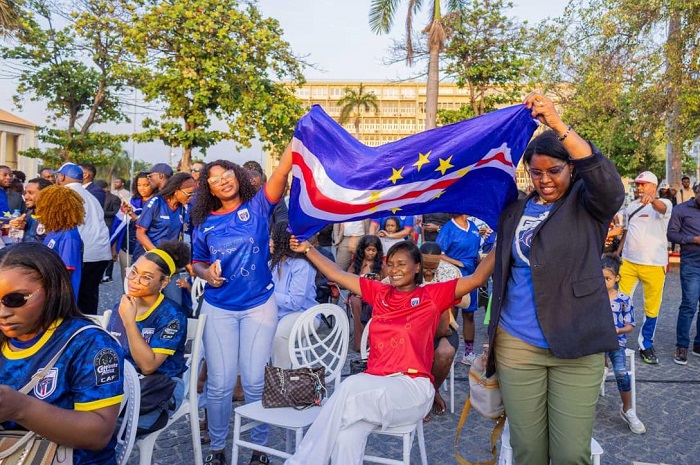 Comunidade caboverdiana em Luanda comemora empate do seu pa&iacute;s no Mundial de futebol 2026