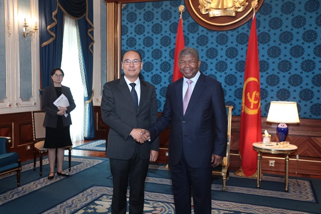 Presidente da Rep&uacute;blica, Jo&atilde;o Louren&ccedil;o, recebeu em audi&ecirc;ncia o embaixador da China em Angola, Zhang Bin