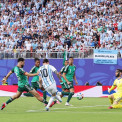 Hat-trick de Lionel Messi d&aacute; vit&oacute;ria da Argentina sobre a Arg&eacute;lia