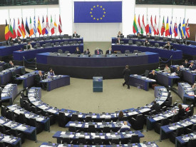 Eurodeputados votam hoje reforma sobre migrantes irregulares da Uni&atilde;o Europeia - DR