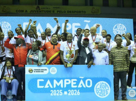 Equipa do 1&ordm; de Agosto - DR