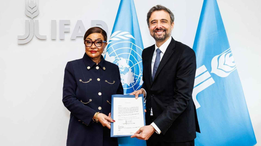 Embaixadora angolana entrega Acordo-sede com o FIDA