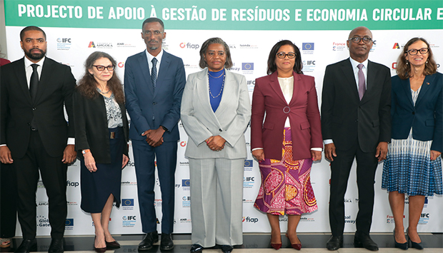 Lan&ccedil;amento do projecto de gest&atilde;o de res&iacute;duos s&oacute;lidos em Luanda