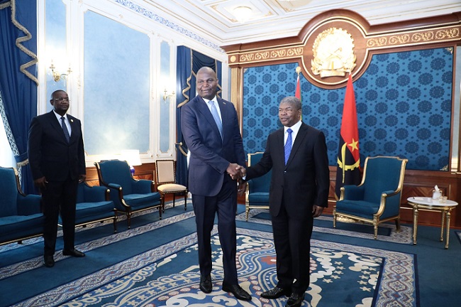 Presidentes de Angola e de Mo&ccedil;ambique abordam estado da coopera&ccedil;&atilde;o entre os dois pa&iacute;ses