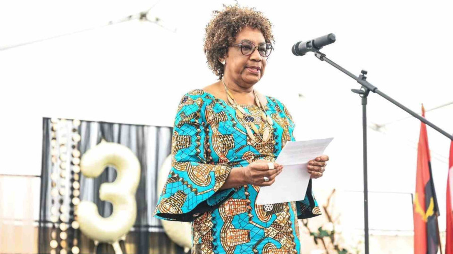 Embaixadora de Angola na Hungria, Margarida Izata 
