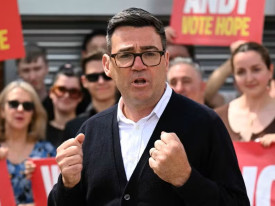 L&iacute;der da C&acirc;mara de Manchester ser&aacute; candidato &agrave; sucess&atilde;o de Keir Starmer - DR