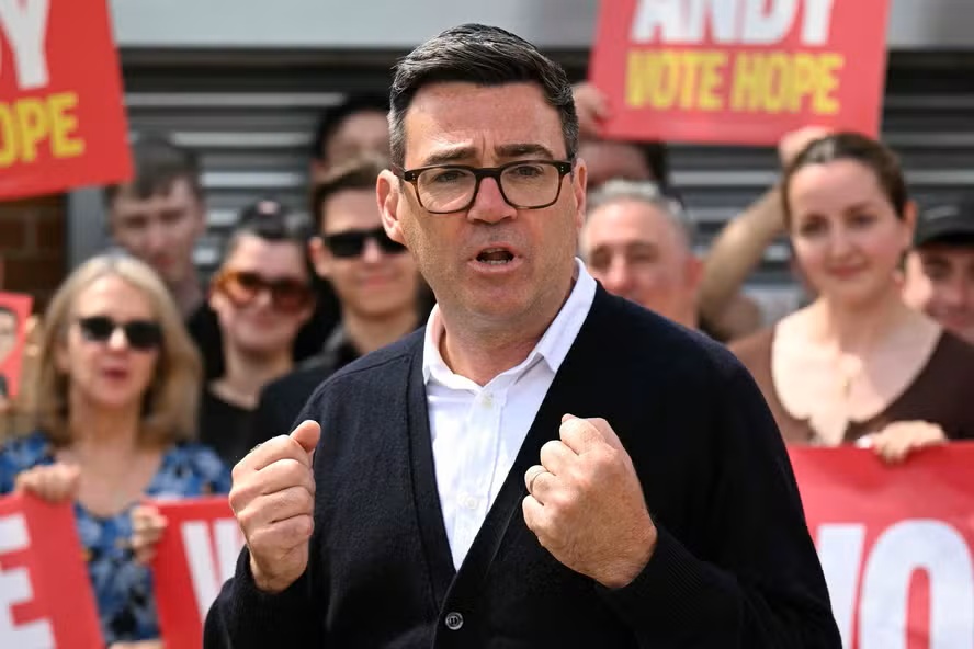 L&iacute;der da C&acirc;mara de Manchester ser&aacute; candidato &agrave; sucess&atilde;o de Keir Starmer