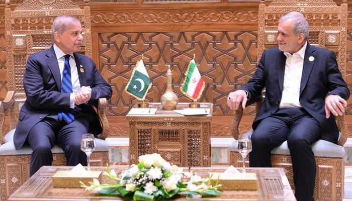 Presidente iraniano visita Paquist&atilde;o ap&oacute;s conversa&ccedil;&otilde;es com EUA