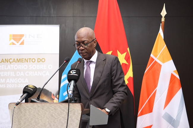 ministro do Planeamento, Victor Guilherme, discursou no lan&ccedil;amento do "Perfil da Crian&ccedil;a em Angola"