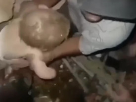 Beb&eacute; resgatado com vida dos escombros do sismo na Venezuela - DR