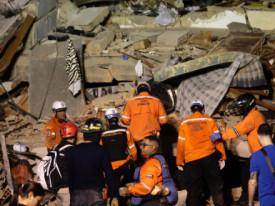 N&uacute;mero de v&iacute;timas do sismo na Venezuela sobe para 929 mortos - DR