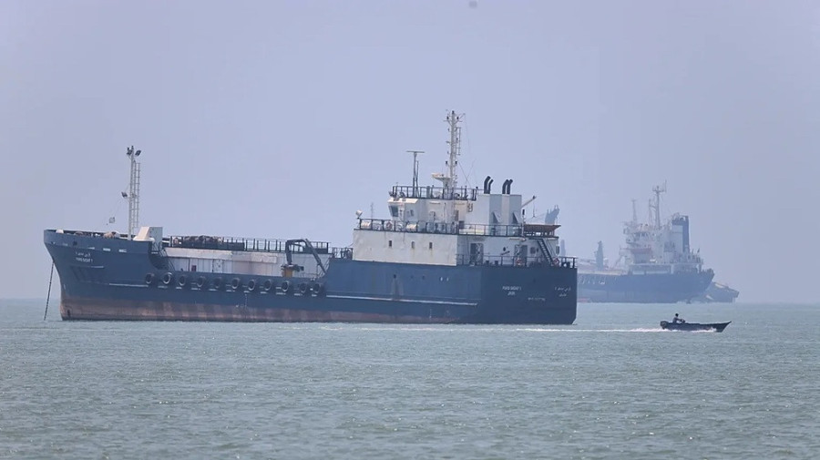 Plano de evacua&ccedil;&atilde;o de navios no Estreito de Ormuz suspenso