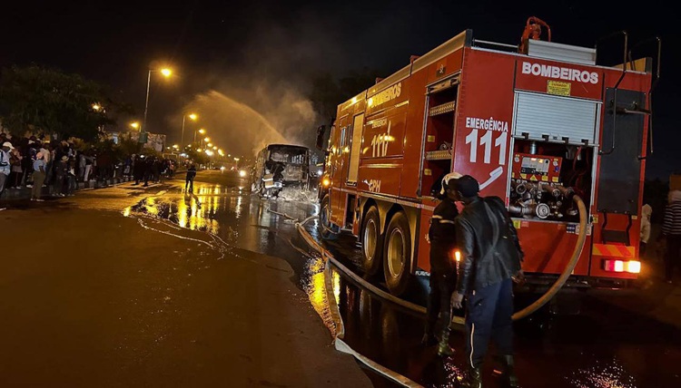 Servi&ccedil;o de Protec&ccedil;&atilde;o Civil e Bombeiros em opera&ccedil;&atilde;o