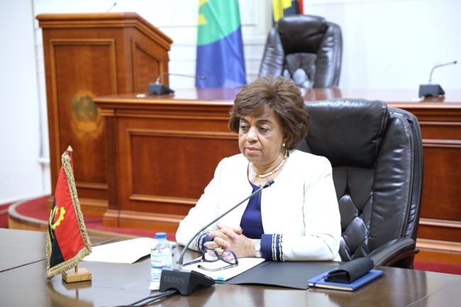 Secret&aacute;ria de Estado para as Rela&ccedil;&otilde;es Exteriores, Esmeralda Mendon&ccedil;a, representa Chefe de Estado angolano em reuni&atilde;o da SADC