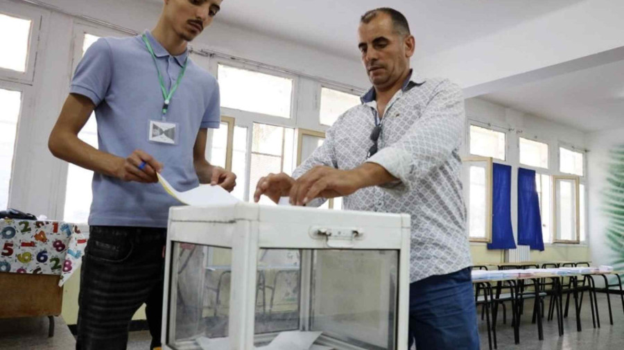 Eleitores argelinos v&atilde;o &agrave;s urnas para eleger novo parlamento