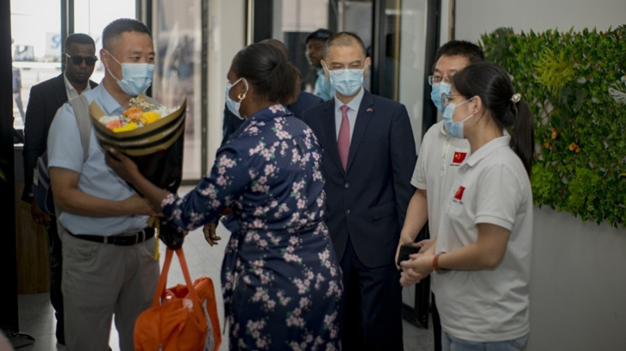 Especialistas chineses chega &agrave; RDC para refor&ccedil;ar a resposta ao &eacute;bola