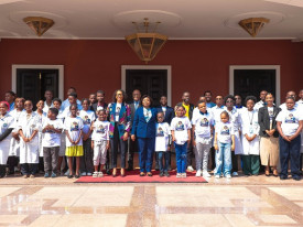Vice-Presidente da Rep&uacute;blica, Esperan&ccedil;a da Costa, recebeu grupo de 25 crian&ccedil;as integrantes do projecto "Kandengues Cientistas" - Edi&ccedil;&otilde;es Novembro