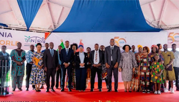 Participantes na actividade do "Dia de Angola" em Dar es Salaam, Tanz&acirc;nia