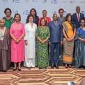 Foto de fam&iacute;lia dos altos dirigentes angolanos e africanos que participam no F&oacute;rum Internacional da Mulher para a Paz e Democracia