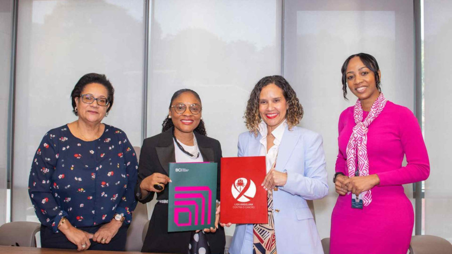 Assinatura de protocolo de parceria entre o BCI e a LACC