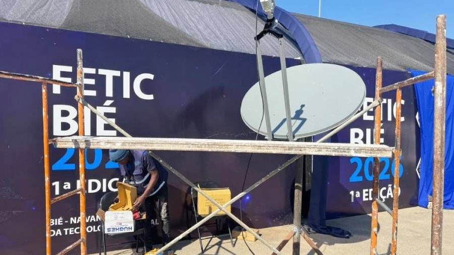 Feira de Tecnologia e Ci&ecirc;ncia conta com Internet via Angosat-2