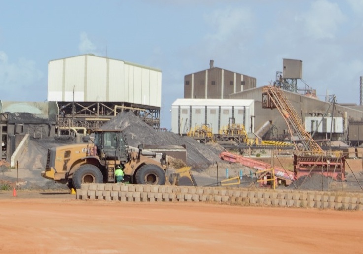 Min&eacute;rios pesados para China retidos no porto de Chongoene em Mo&ccedil;ambique