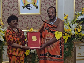 Rei Mswati III recebeu, em Mbabane, as Cartas Credenciais da embaixadora de Angola no Reino de eSwatini, Jovelina Imperial - MIREX