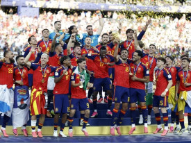 Jogadores da Espanha celebram a conquista do Mundial de futebol de 2026 - EFE