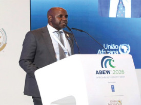 Director da Direc&ccedil;&atilde;o de Ambiente Sustent&aacute;vel e Economia Azul da Comiss&atilde;o da Uni&atilde;o Africana, Harsen Nyambe - Edi&ccedil;&otilde;es Novembro
