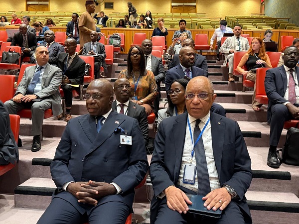 Ministro das Rela&ccedil;&otilde;es Exteriores de Angola, T&eacute;te Ant&oacute;nio (esq.), no Debate Aberto de Alto N&iacute;vel do Conselho de Seguran&ccedil;a das Na&ccedil;&otilde;es Unidas