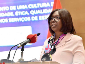 Ministra da Sa&uacute;de, S&iacute;lvia Lutucuta - MINSA