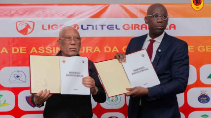 Assinatura de contrato entre a FAF e ANCAF
