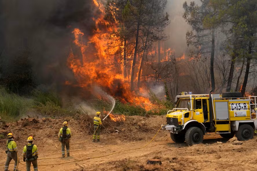 Mais de 200 mil pessoas afetadas pelos inc&ecirc;ndios em Fran&ccedil;a e Espanha